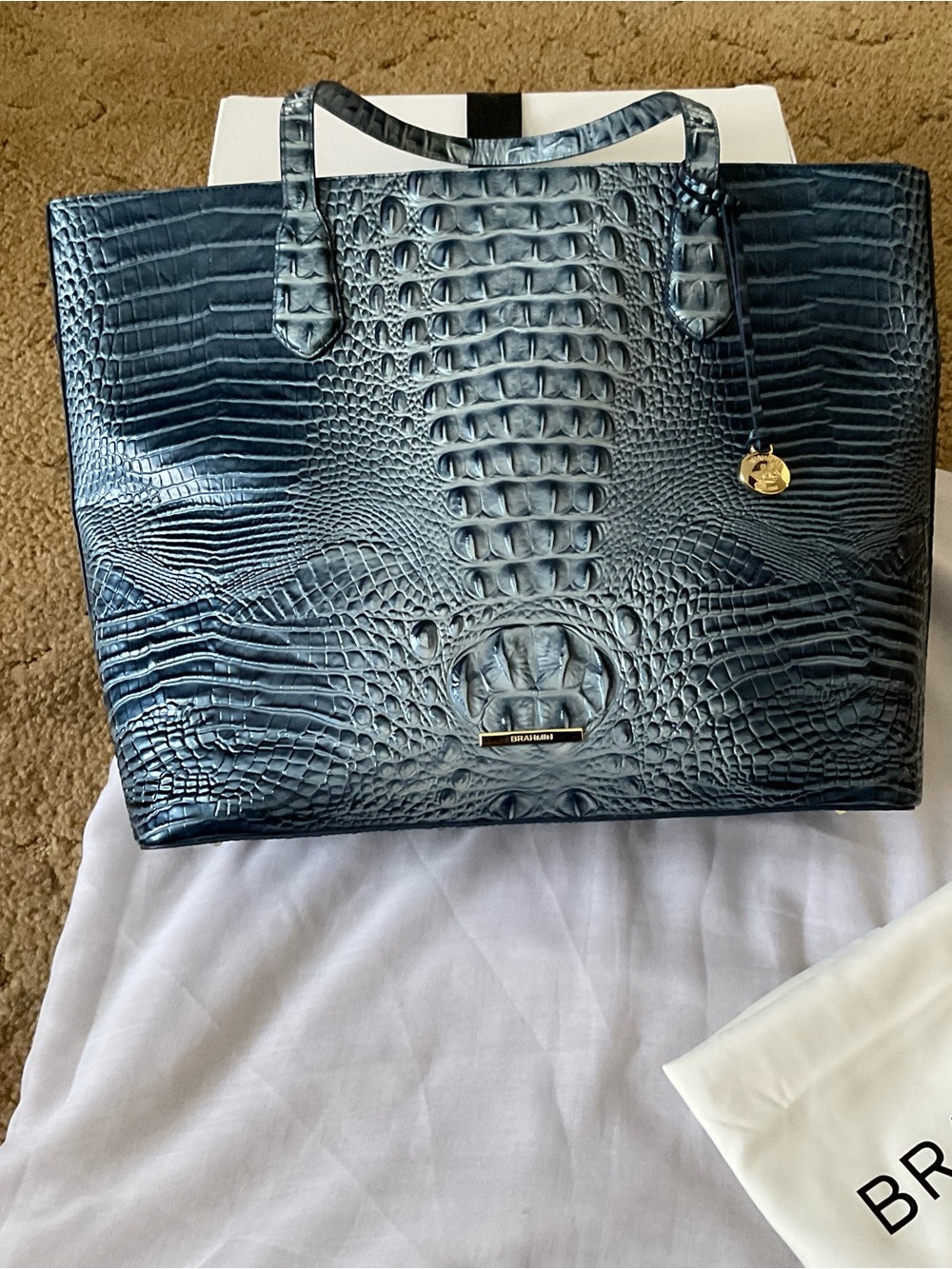 EUC Beautiful Brahmin mid blue Croc-Embossed large Leather Tote!